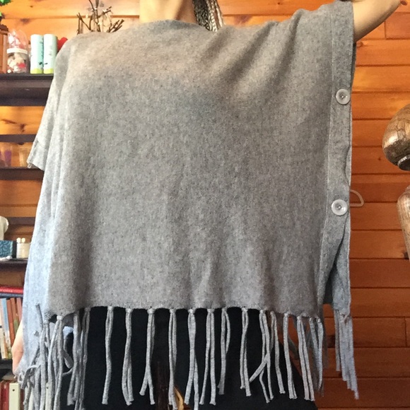 NWT Button Side Poncho - Picture 2 of 10